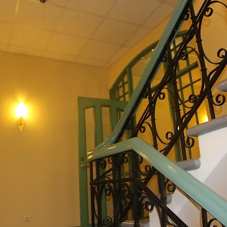 Bristol Hotel 3*